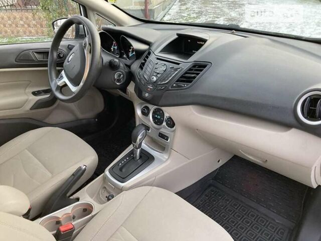 Сірий Форд Фієста, об'ємом двигуна 1.6 л та пробігом 106 тис. км за 8100 $, фото 6 на Automoto.ua