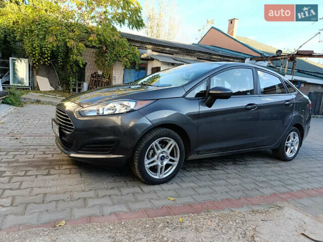 Сірий Форд Фієста, об'ємом двигуна 1.6 л та пробігом 100 тис. км за 9500 $, фото 1 на Automoto.ua