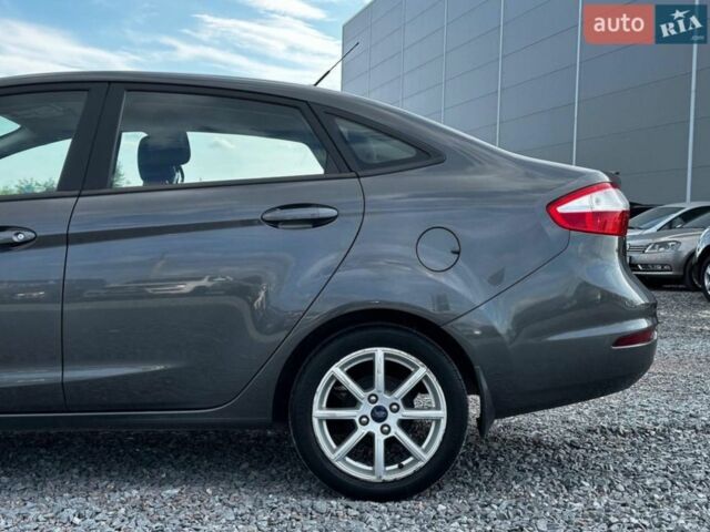 Серый Форд Фиеста, объемом двигателя 1.6 л и пробегом 8 тыс. км за 8700 $, фото 3 на Automoto.ua