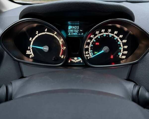 Серый Форд Фиеста, объемом двигателя 1.6 л и пробегом 99 тыс. км за 9500 $, фото 24 на Automoto.ua