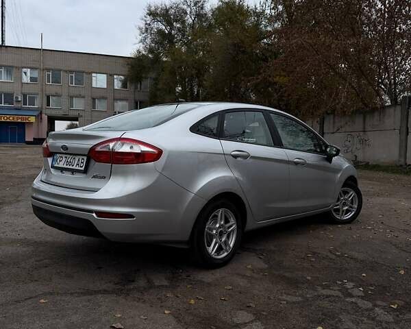 Серый Форд Фиеста, объемом двигателя 1.6 л и пробегом 99 тыс. км за 9500 $, фото 3 на Automoto.ua