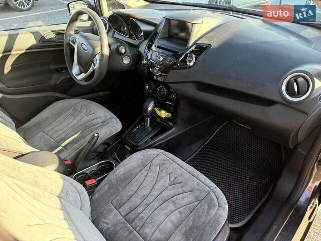 Серый Форд Фиеста, объемом двигателя 1.6 л и пробегом 95 тыс. км за 7800 $, фото 16 на Automoto.ua