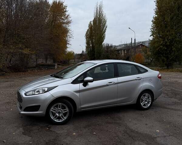 Серый Форд Фиеста, объемом двигателя 1.6 л и пробегом 99 тыс. км за 9500 $, фото 10 на Automoto.ua