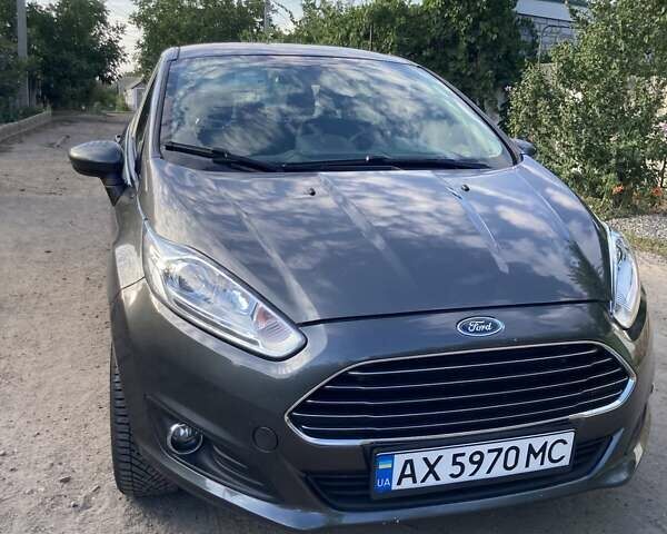 Сірий Форд Фієста, об'ємом двигуна 1.6 л та пробігом 98 тис. км за 10000 $, фото 3 на Automoto.ua