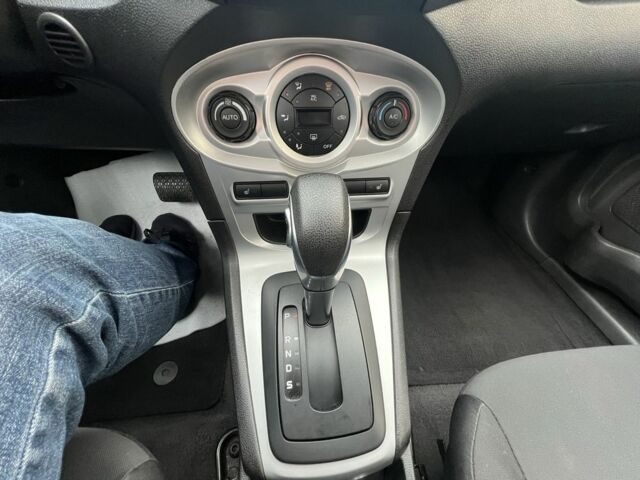 Форд Фиеста 2019 в Киеве на Automoto.ua Серый Форд Фиеста, объемом двигателя 1.6 л и пробегом 100 тыс. км за 7500 $, фото 6 на Automoto.ua