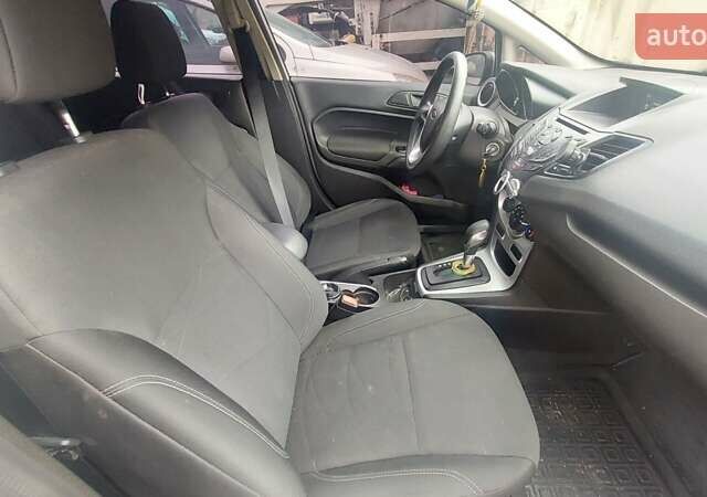 Серый Форд Фиеста, объемом двигателя 1.6 л и пробегом 111 тыс. км за 8700 $, фото 11 на Automoto.ua