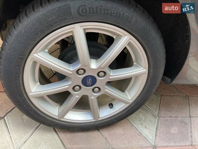 Сірий Форд Фієста, об'ємом двигуна 1.6 л та пробігом 98 тис. км за 10000 $, фото 2 на Automoto.ua