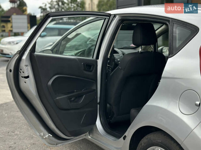 Сірий Форд Фієста, об'ємом двигуна 1.6 л та пробігом 77 тис. км за 10500 $, фото 54 на Automoto.ua