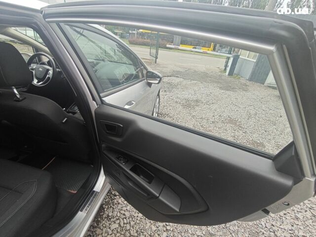 Серый Форд Фиеста, объемом двигателя 1.6 л и пробегом 87 тыс. км за 9000 $, фото 15 на Automoto.ua