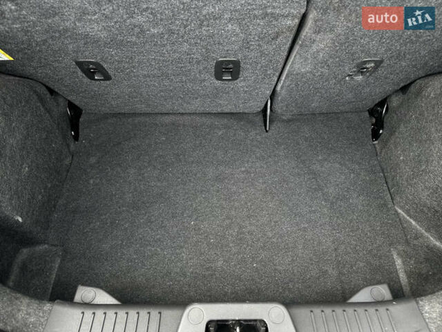 Сірий Форд Фієста, об'ємом двигуна 1.6 л та пробігом 77 тис. км за 10500 $, фото 21 на Automoto.ua