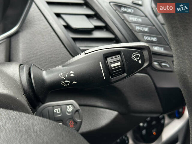 Сірий Форд Фієста, об'ємом двигуна 1.6 л та пробігом 77 тис. км за 10500 $, фото 44 на Automoto.ua