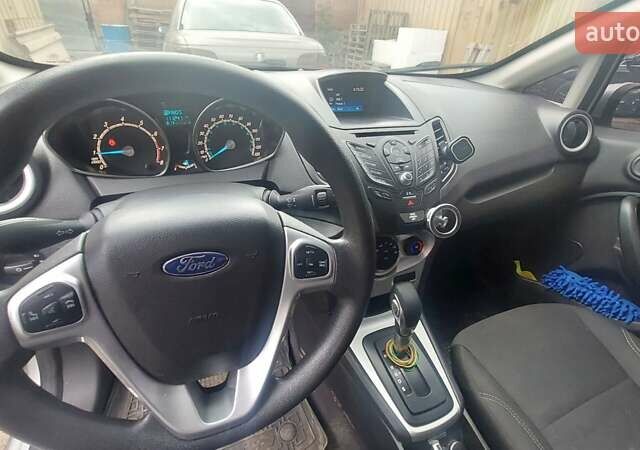 Серый Форд Фиеста, объемом двигателя 1.6 л и пробегом 111 тыс. км за 8700 $, фото 6 на Automoto.ua