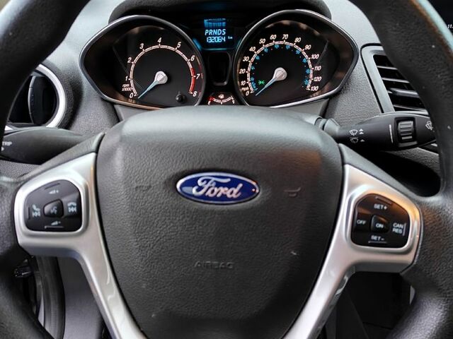 Серый Форд Фиеста, объемом двигателя 1.6 л и пробегом 132 тыс. км за 9500 $, фото 9 на Automoto.ua