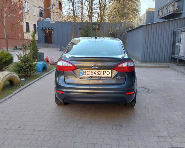 Серый Форд Фиеста, объемом двигателя 1.6 л и пробегом 87 тыс. км за 8800 $, фото 3 на Automoto.ua
