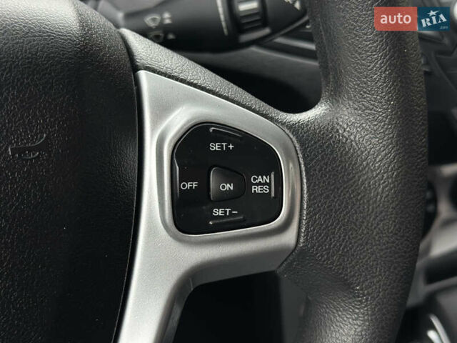 Сірий Форд Фієста, об'ємом двигуна 1.6 л та пробігом 77 тис. км за 10500 $, фото 42 на Automoto.ua