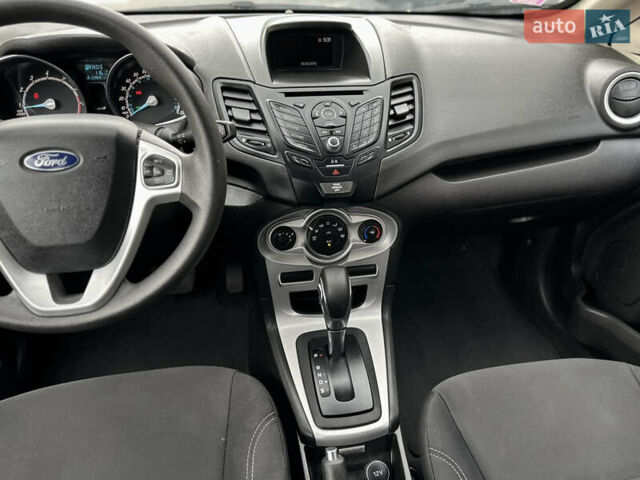 Сірий Форд Фієста, об'ємом двигуна 1.6 л та пробігом 77 тис. км за 10500 $, фото 45 на Automoto.ua