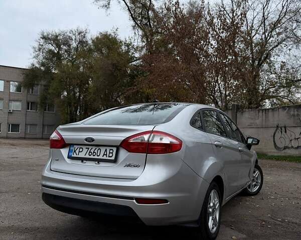 Серый Форд Фиеста, объемом двигателя 1.6 л и пробегом 99 тыс. км за 9500 $, фото 12 на Automoto.ua