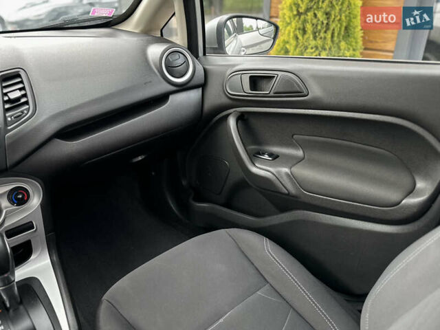 Сірий Форд Фієста, об'ємом двигуна 1.6 л та пробігом 77 тис. км за 10500 $, фото 52 на Automoto.ua