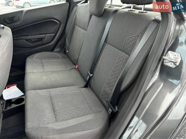 Серый Форд Фиеста, объемом двигателя 1.6 л и пробегом 8 тыс. км за 8700 $, фото 4 на Automoto.ua