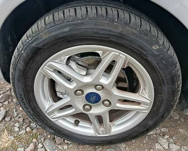 Сірий Форд Фієста, об'ємом двигуна 1.6 л та пробігом 88 тис. км за 8750 $, фото 14 на Automoto.ua