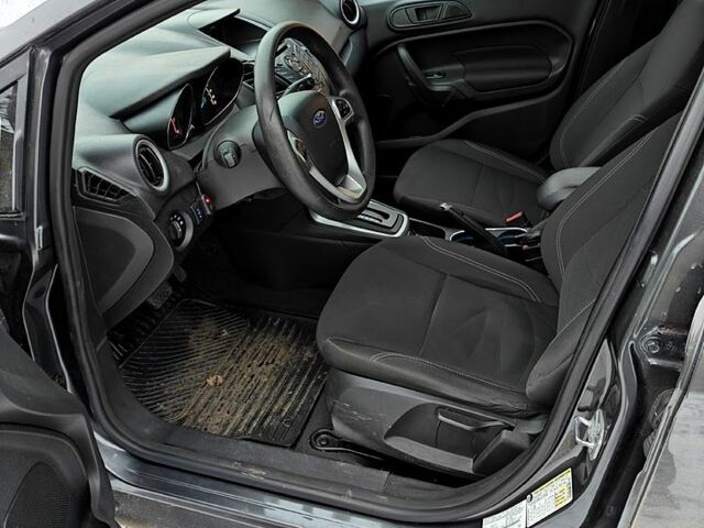 Серый Форд Фиеста, объемом двигателя 1.6 л и пробегом 132 тыс. км за 9500 $, фото 4 на Automoto.ua