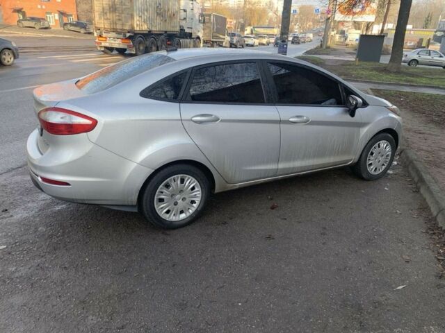 Серый Форд Фиеста, объемом двигателя 1.6 л и пробегом 282 тыс. км за 7500 $, фото 2 на Automoto.ua