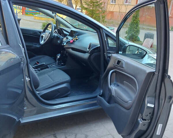 Серый Форд Фиеста, объемом двигателя 1.6 л и пробегом 87 тыс. км за 8800 $, фото 12 на Automoto.ua