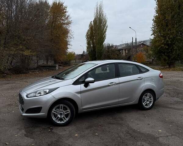 Серый Форд Фиеста, объемом двигателя 1.6 л и пробегом 99 тыс. км за 9500 $, фото 7 на Automoto.ua