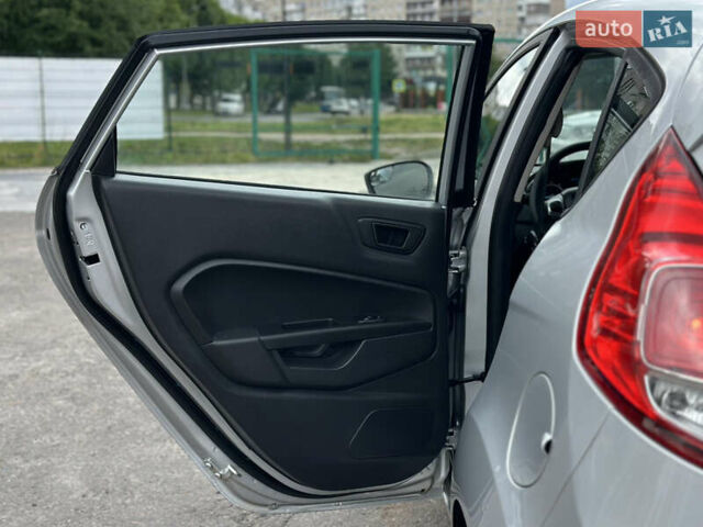Сірий Форд Фієста, об'ємом двигуна 1.6 л та пробігом 77 тис. км за 10500 $, фото 55 на Automoto.ua