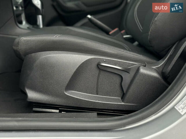 Сірий Форд Фієста, об'ємом двигуна 1.6 л та пробігом 77 тис. км за 10500 $, фото 31 на Automoto.ua