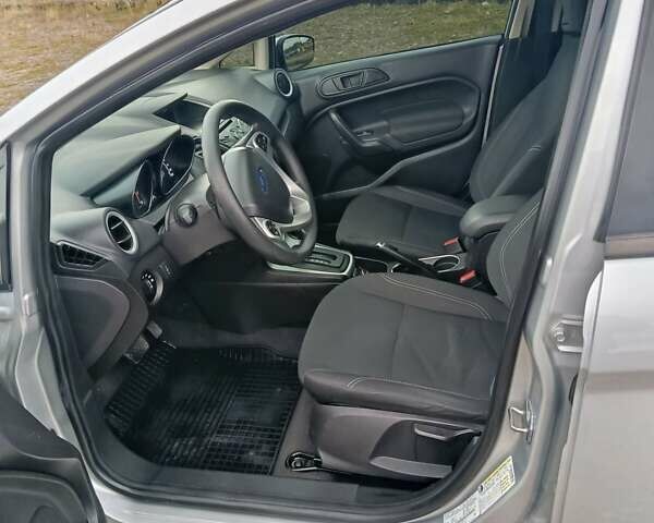 Сірий Форд Фієста, об'ємом двигуна 1.6 л та пробігом 88 тис. км за 8750 $, фото 5 на Automoto.ua