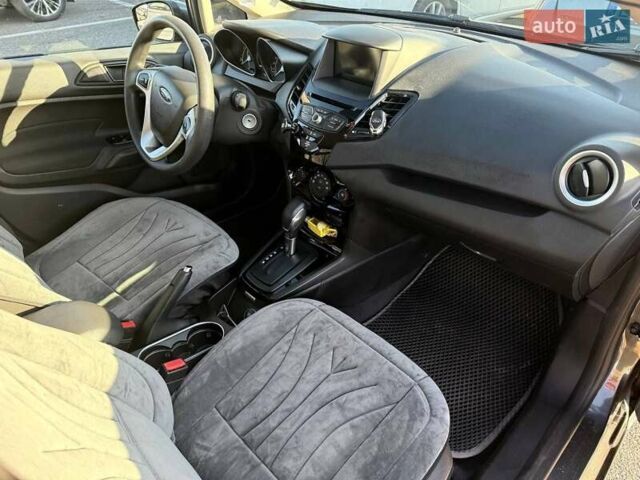 Серый Форд Фиеста, объемом двигателя 1.6 л и пробегом 95 тыс. км за 7800 $, фото 12 на Automoto.ua