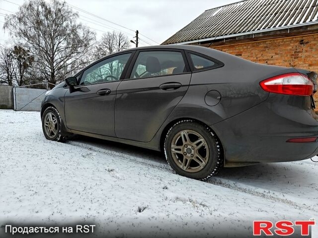 Серый Форд Фиеста, объемом двигателя 1.6 л и пробегом 132 тыс. км за 9500 $, фото 6 на Automoto.ua