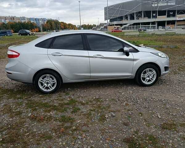 Сірий Форд Фієста, об'ємом двигуна 1.6 л та пробігом 88 тис. км за 8750 $, фото 9 на Automoto.ua