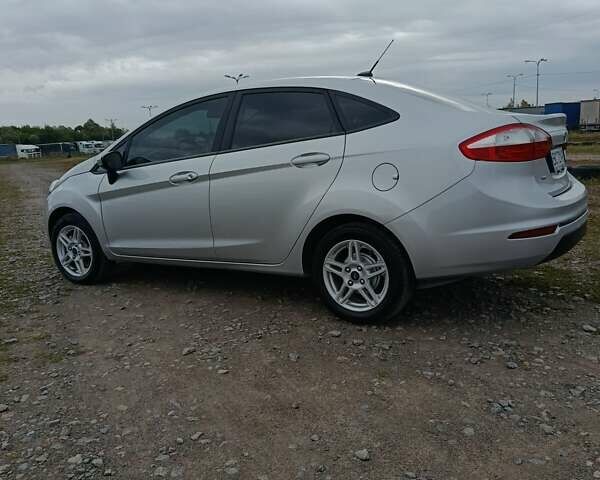 Сірий Форд Фієста, об'ємом двигуна 1.6 л та пробігом 88 тис. км за 8750 $, фото 7 на Automoto.ua