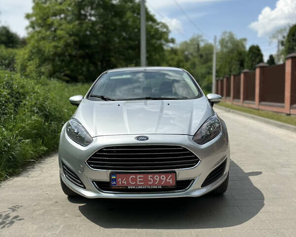 Серый Форд Фиеста, объемом двигателя 1.6 л и пробегом 139 тыс. км за 8290 $, фото 2 на Automoto.ua