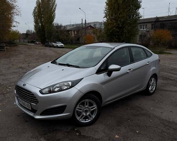 Серый Форд Фиеста, объемом двигателя 1.6 л и пробегом 99 тыс. км за 9500 $, фото 4 на Automoto.ua