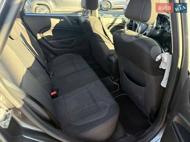 Серый Форд Фиеста, объемом двигателя 1.6 л и пробегом 95 тыс. км за 7800 $, фото 14 на Automoto.ua