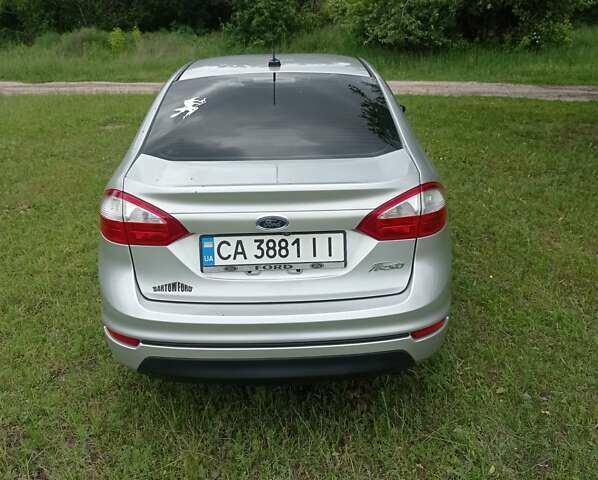 Серый Форд Фиеста, объемом двигателя 1.6 л и пробегом 76 тыс. км за 7999 $, фото 7 на Automoto.ua