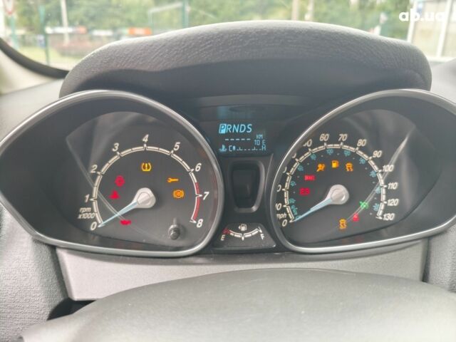 Серый Форд Фиеста, объемом двигателя 1.6 л и пробегом 87 тыс. км за 9000 $, фото 18 на Automoto.ua