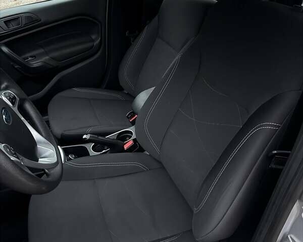 Серый Форд Фиеста, объемом двигателя 1.6 л и пробегом 99 тыс. км за 9500 $, фото 22 на Automoto.ua