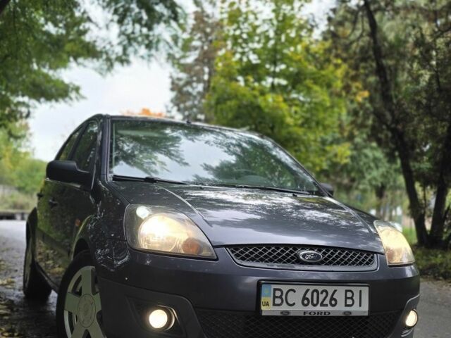 Серый Форд Фиеста, объемом двигателя 1 л и пробегом 282 тыс. км за 4300 $, фото 5 на Automoto.ua