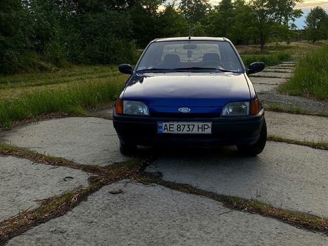 Синий Форд Фиеста, объемом двигателя 1.1 л и пробегом 200 тыс. км за 1200 $, фото 2 на Automoto.ua