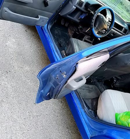 Синий Форд Фиеста, объемом двигателя 1.1 л и пробегом 290 тыс. км за 1350 $, фото 8 на Automoto.ua