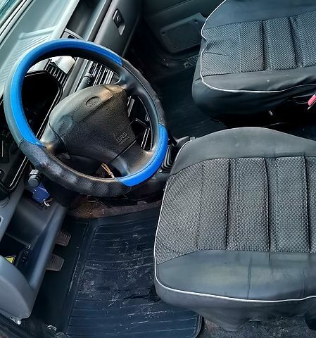 Синий Форд Фиеста, объемом двигателя 1.1 л и пробегом 290 тыс. км за 1350 $, фото 10 на Automoto.ua