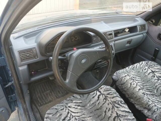 Синий Форд Фиеста, объемом двигателя 1.8 л и пробегом 35 тыс. км за 1400 $, фото 7 на Automoto.ua