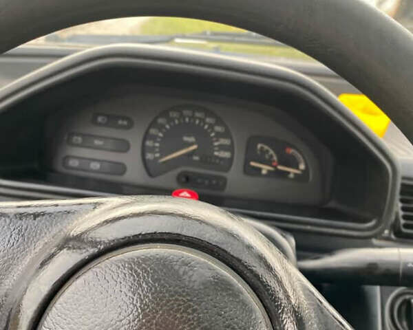 Синий Форд Фиеста, объемом двигателя 1.3 л и пробегом 200 тыс. км за 1000 $, фото 2 на Automoto.ua