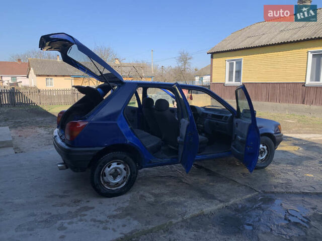 Синий Форд Фиеста, объемом двигателя 0 л и пробегом 350 тыс. км за 1200 $, фото 4 на Automoto.ua