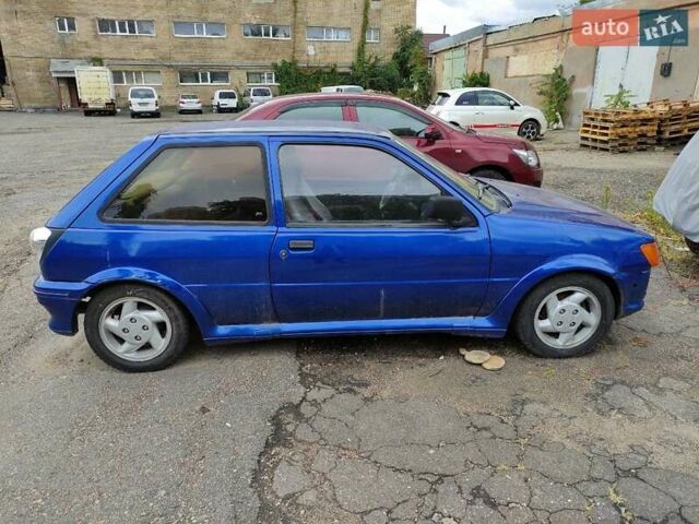 Синій Форд Фієста, об'ємом двигуна 1.6 л та пробігом 200 тис. км за 1500 $, фото 4 на Automoto.ua