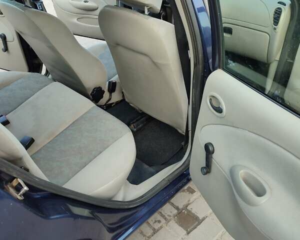 Синий Форд Фиеста, объемом двигателя 1.3 л и пробегом 77 тыс. км за 2500 $, фото 4 на Automoto.ua